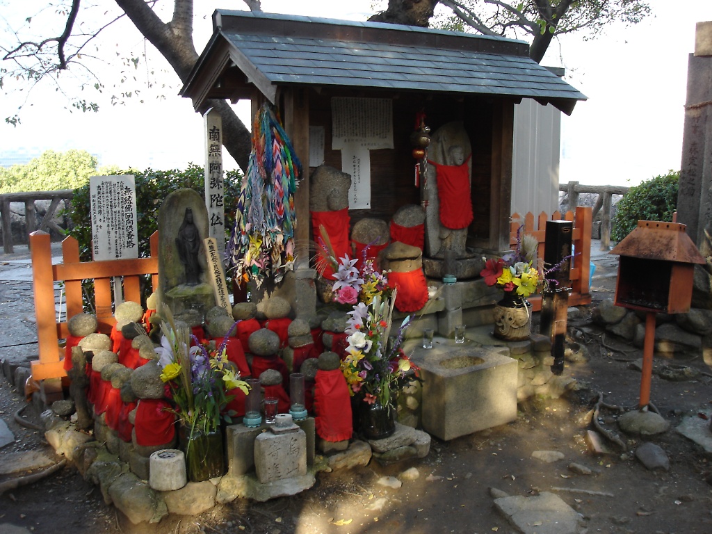 Small temple near Osaka Jou