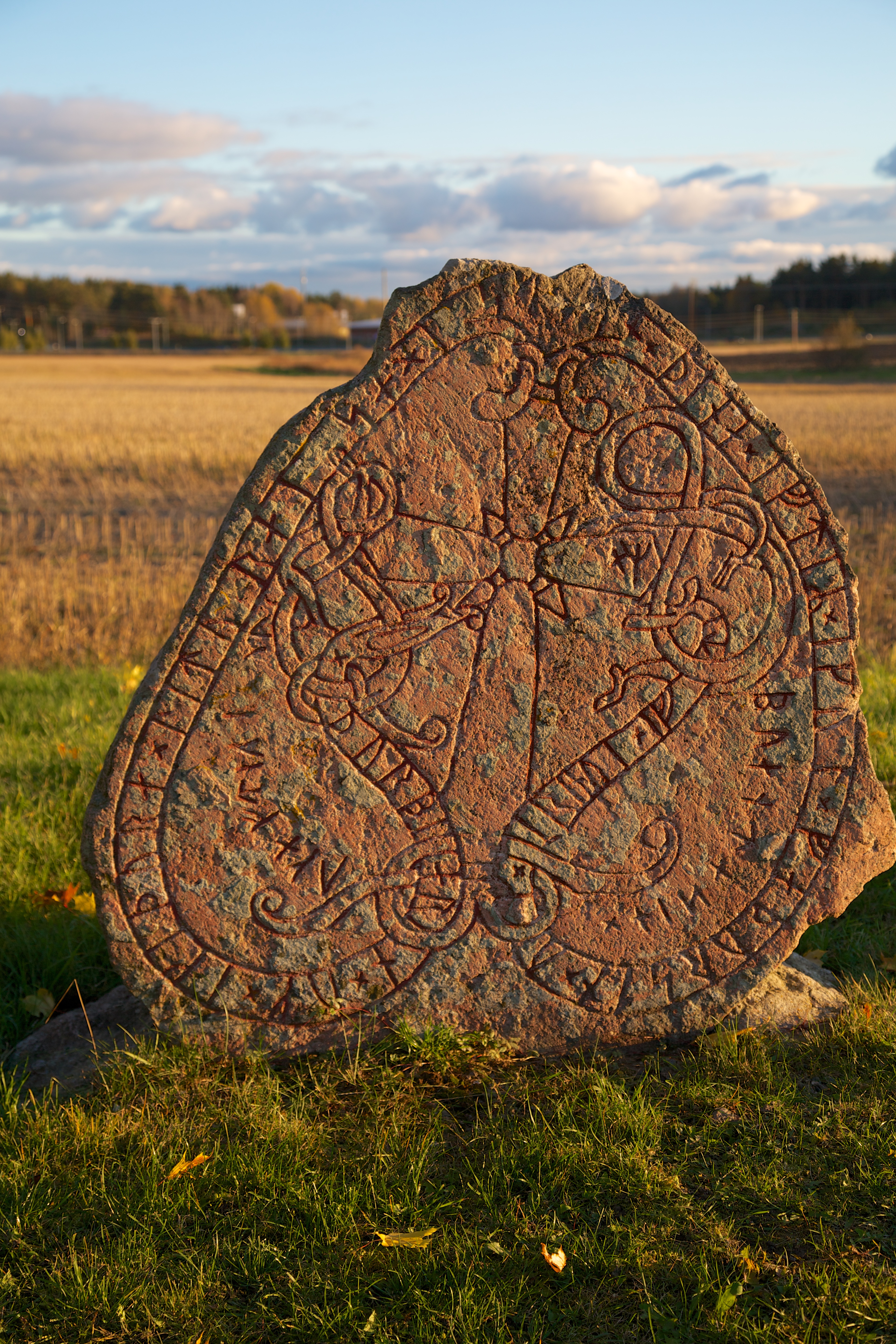 Rune stone