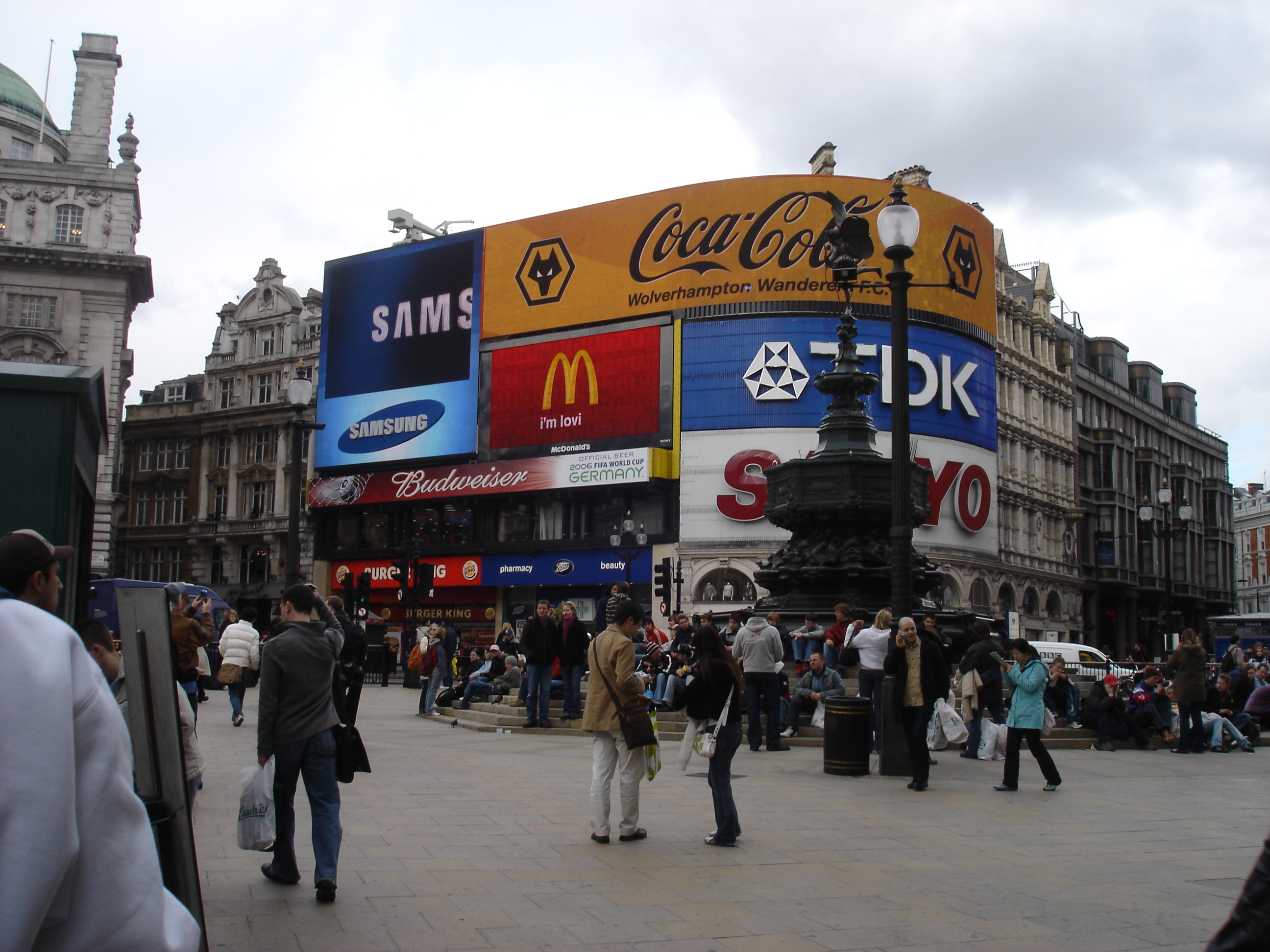 Piccadilly circus